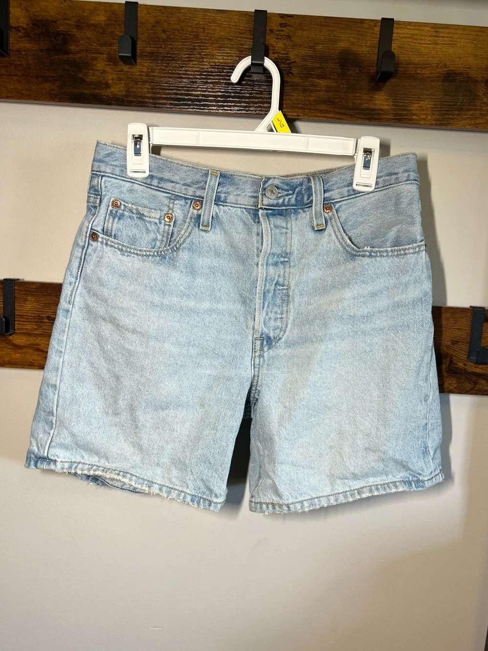 Levi's Mid-Thigh Light Wash Denim Shorts - Picture 2 of 3